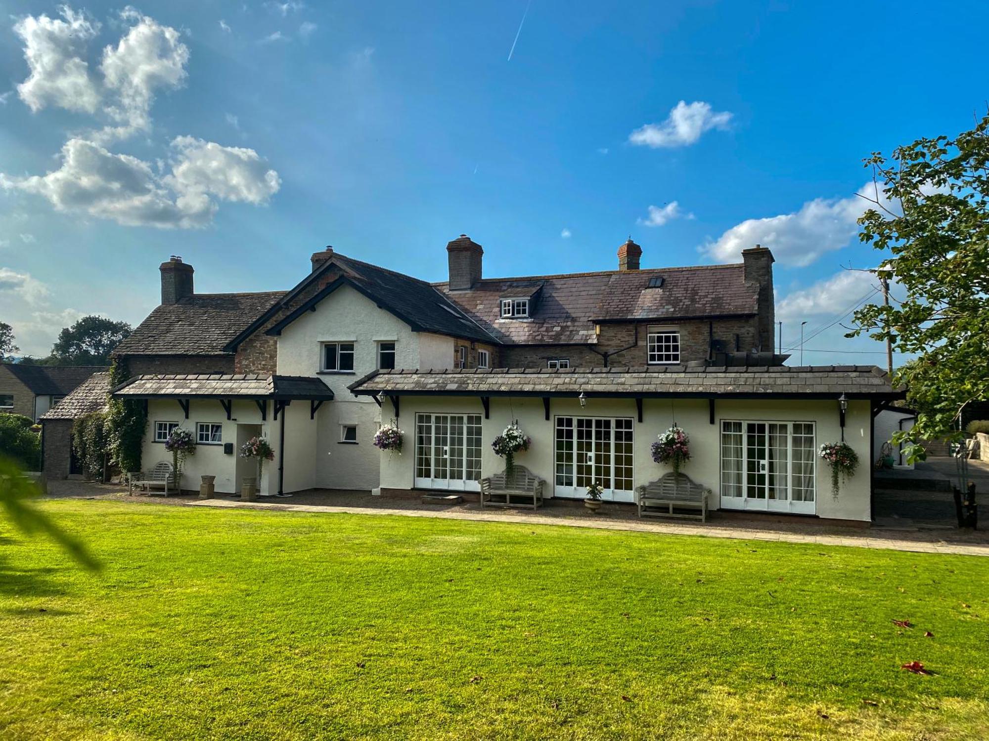 Three Cocks Hotel Brecon Bagian luar foto
